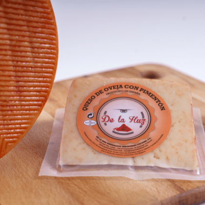 QUESO DE OVEJA CON PIMENTÓN - CUÑA 250G